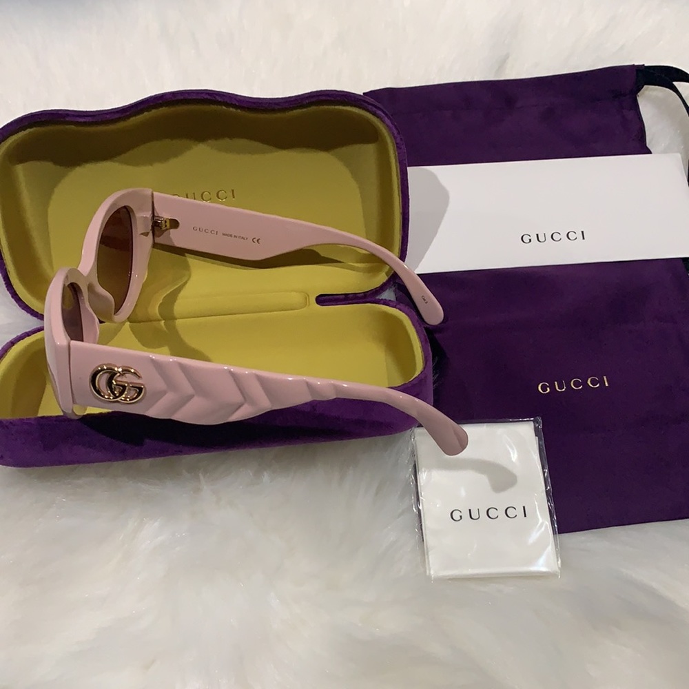 🌸NEW 💯authentic pink GUCCI WOMEN’S sunglasses 🕶 💯 authentic with box.